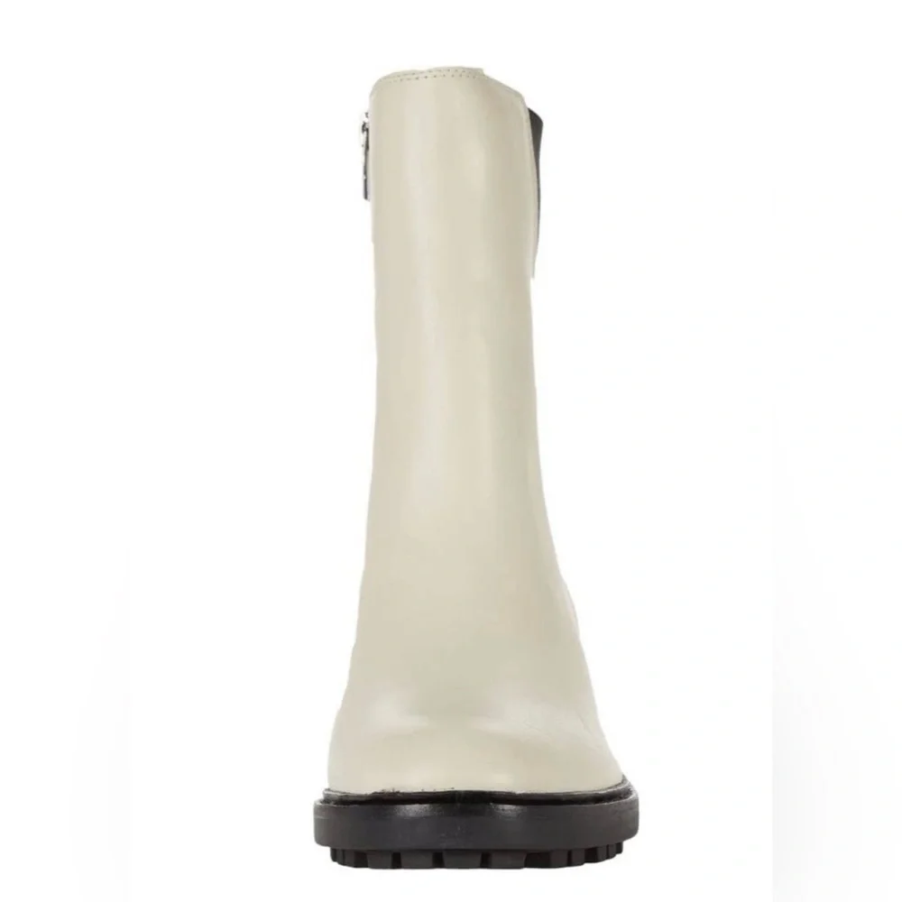 NEW Vince Camuto Women’s Kourtly Cream Leather Chelsea Boots Size 9M